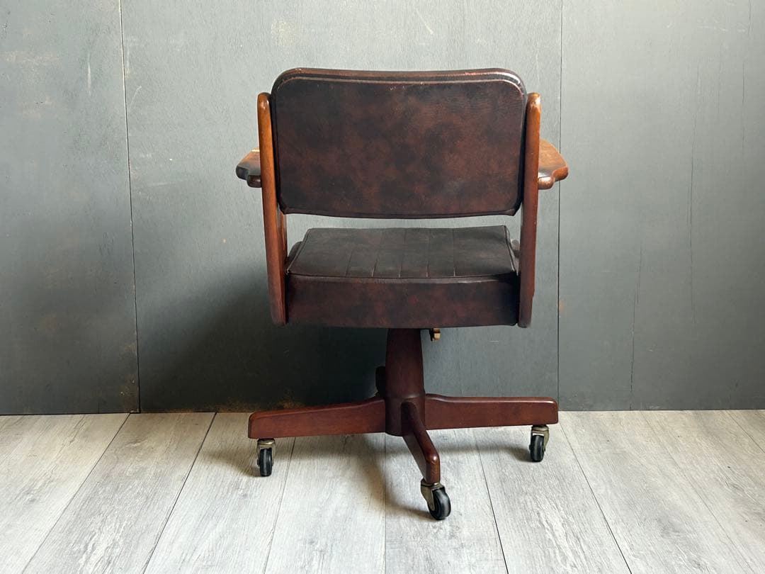 クラシック　アームチェア　ヴィンテージ　レザー　キャスター付　デスクチェア　IG