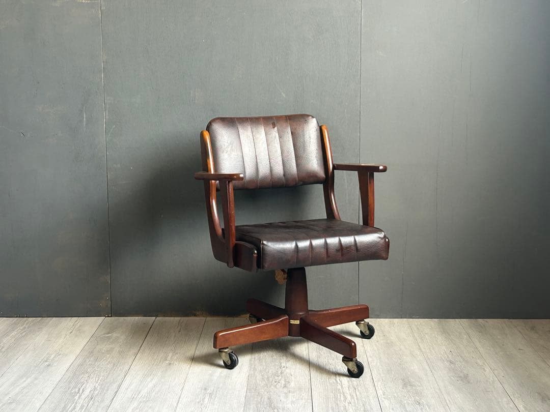 クラシック　アームチェア　ヴィンテージ　レザー　キャスター付　デスクチェア　IG