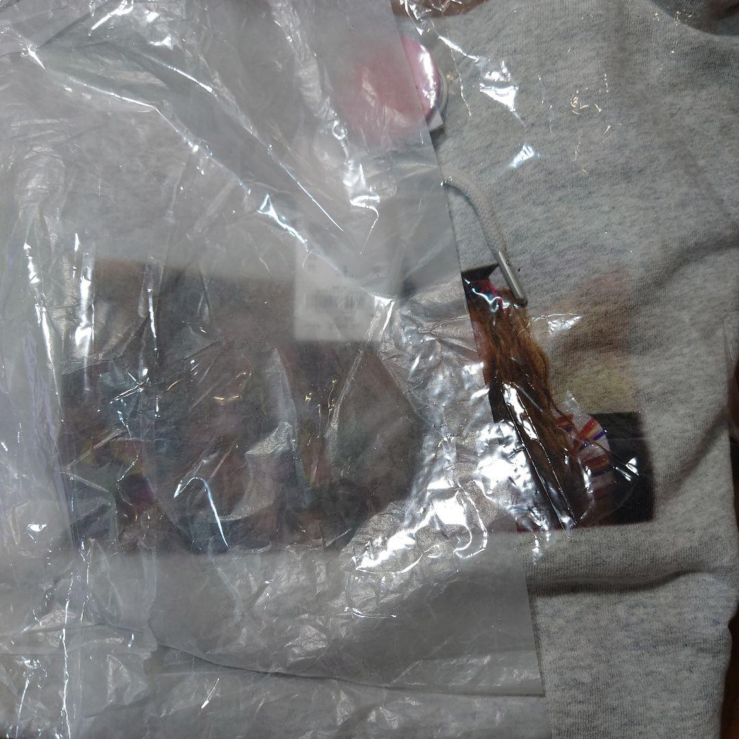 L STRANGER THINGS コラボ 缶バッチ付きパーカー