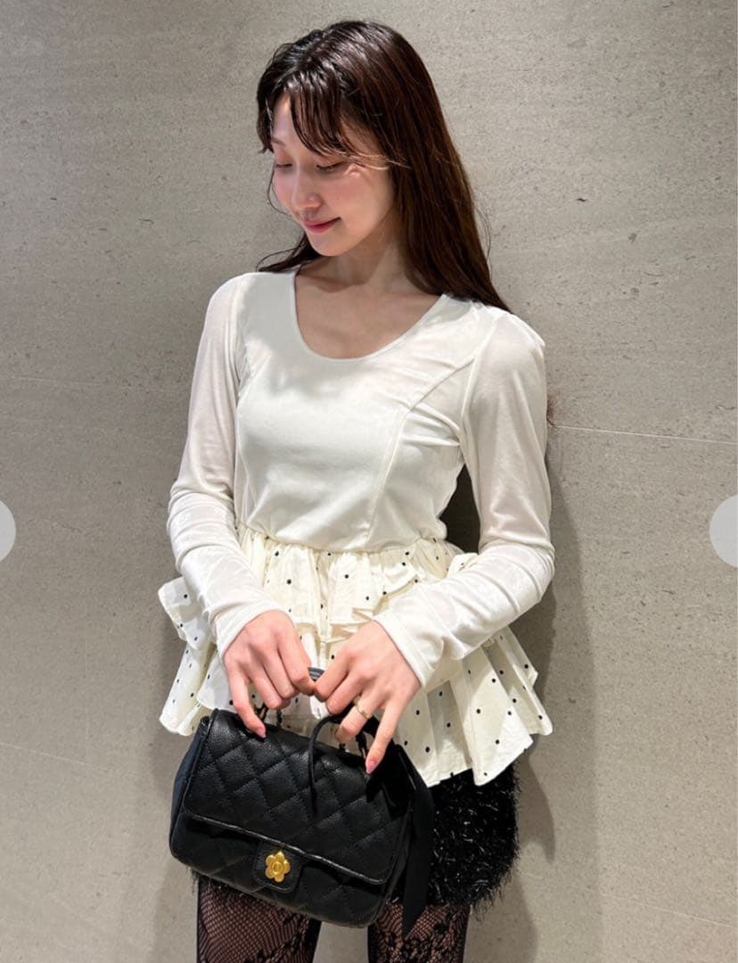 LILY BROWN（リリー ブラウン） ベロアペプラムフリルトップス