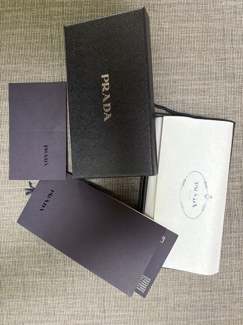 【PRADA iPhone14 スマートフォンケース】