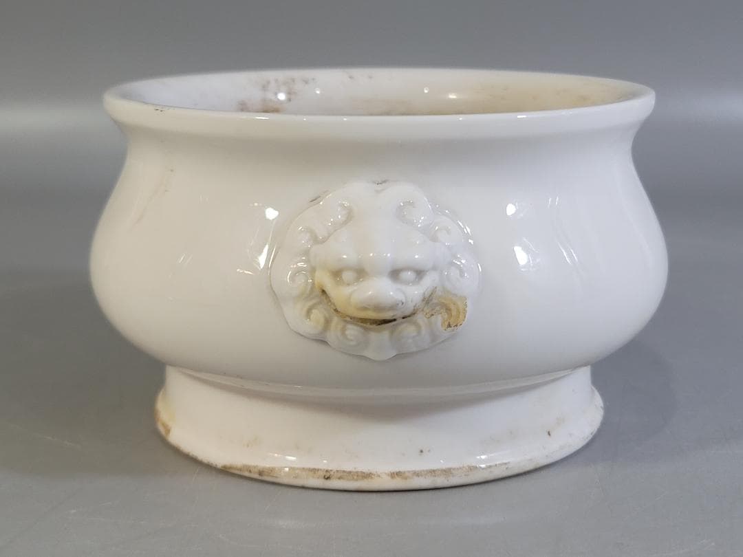 中国美術 明　徳化窯獅子耳香炉　何朝宗製銘 DT619