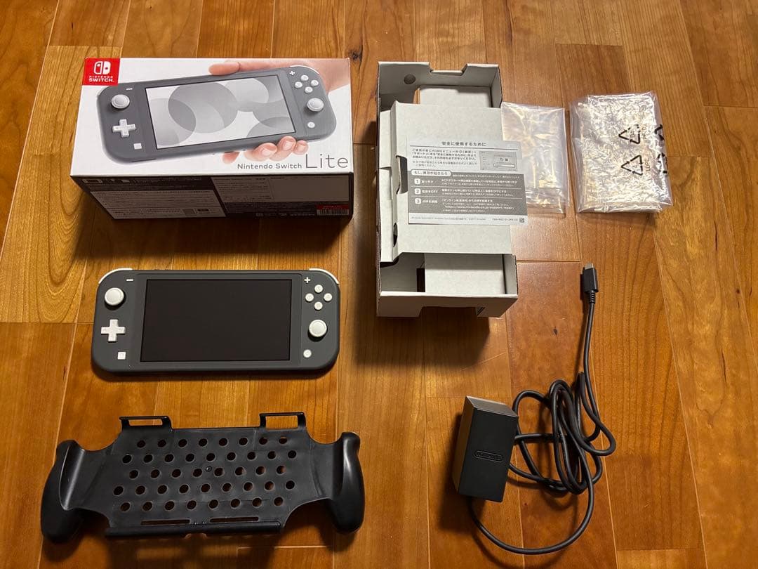 Nintendo Switch Lite 本体 動作確認済み　グリップカバー