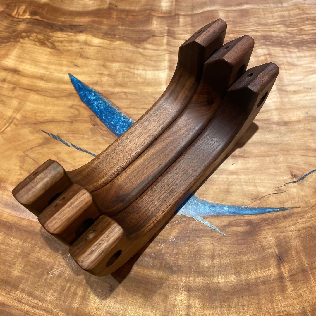 ハイエースウォールナットアシストグリップ　(サップウッド、白太)　2点セット