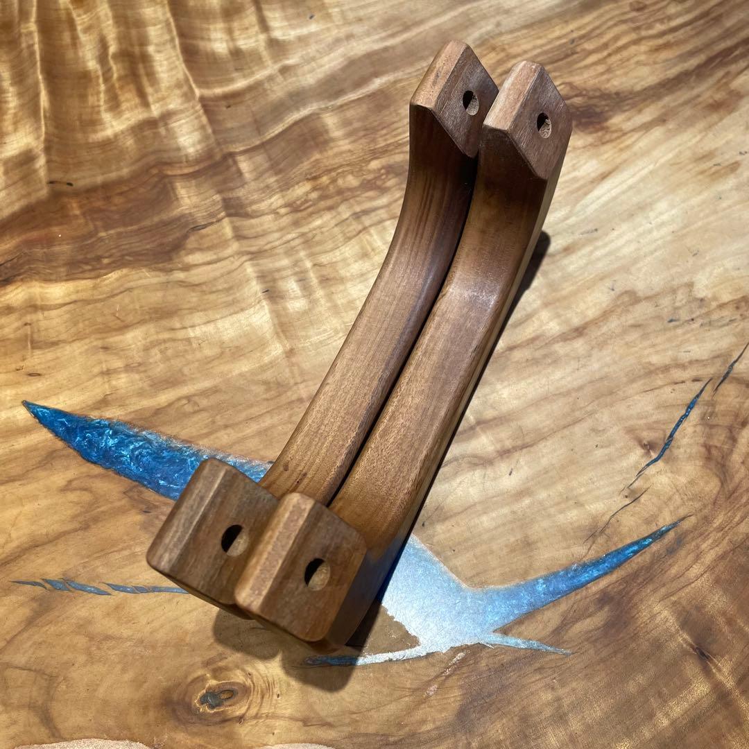 ハイエースウォールナットアシストグリップ　(サップウッド、白太)　2点セット