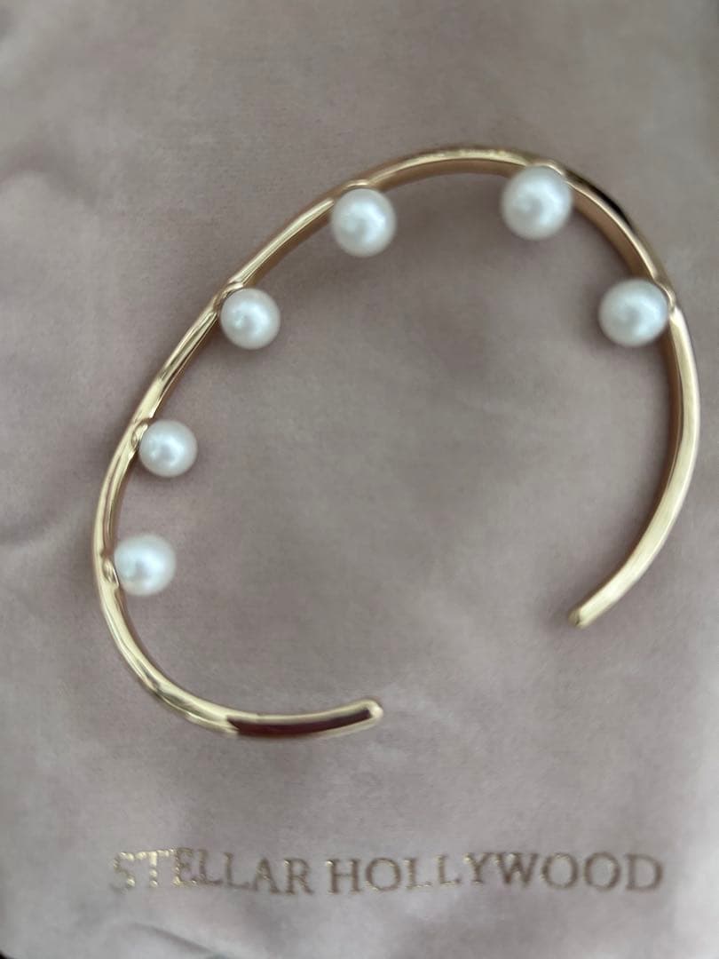 ステラハリウッド　インパールバングル(ゴールド) SAORIコラボ