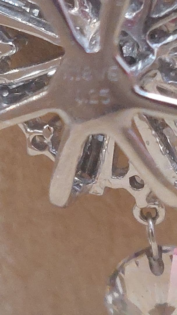 新品仕上げQVCK18WGダイヤ&ストリングホールダイヤ0.25ペンダントトップ