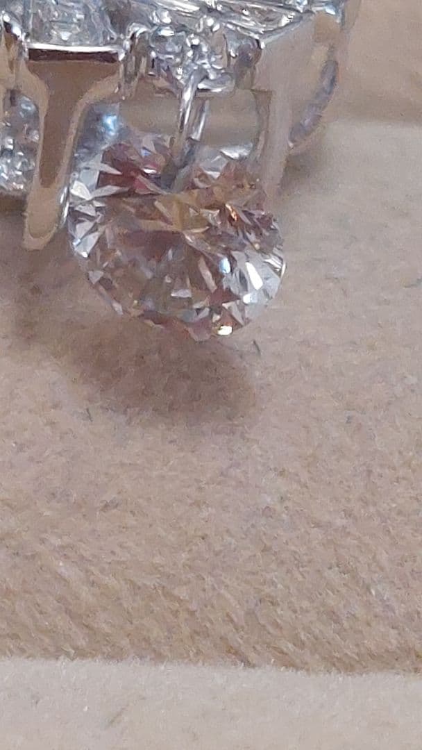 新品仕上げQVCK18WGダイヤ&ストリングホールダイヤ0.25ペンダントトップ