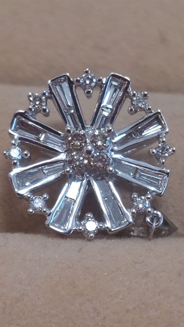 新品仕上げQVCK18WGダイヤ&ストリングホールダイヤ0.25ペンダントトップ