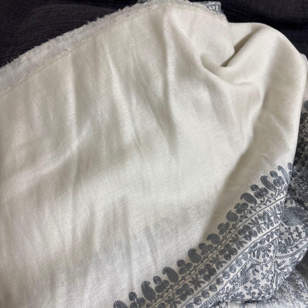 【お値引き不可】トルコで購入　刺繍ストール