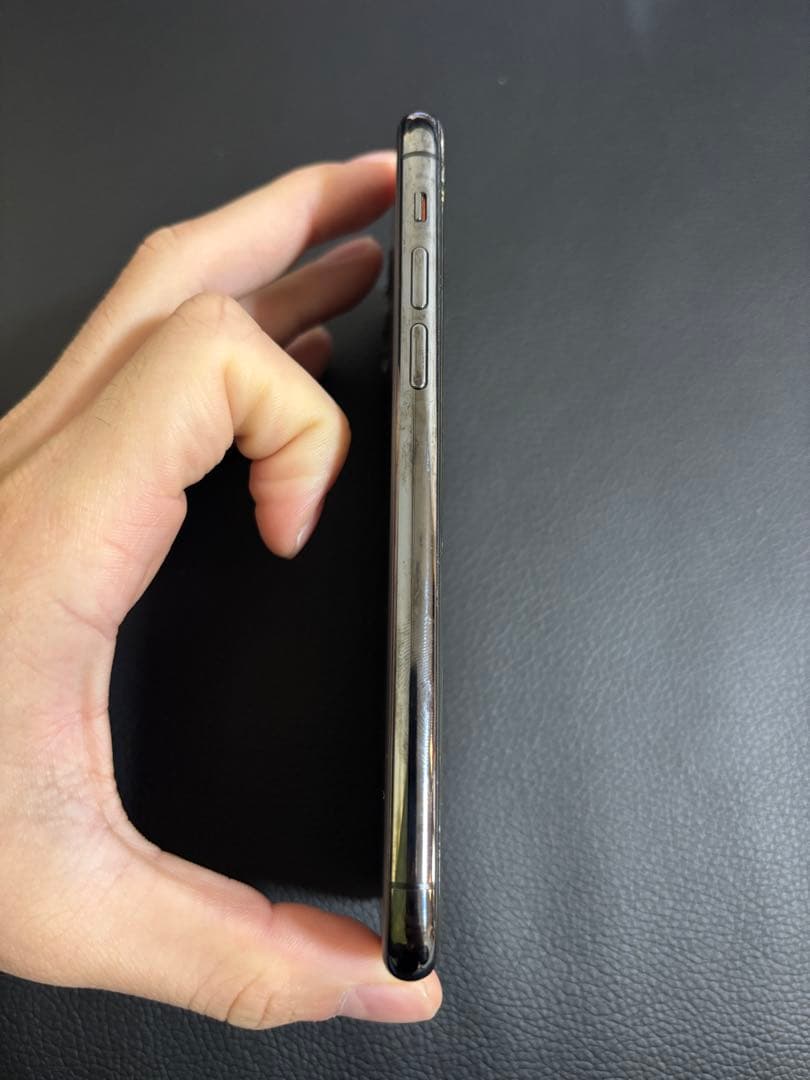 Apple iPhone 11 Pro 64GB本体 画面ひびあり