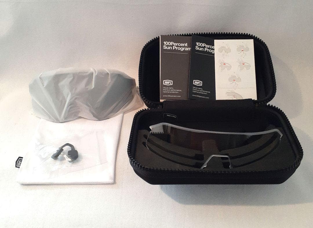 k 100% S3 マットグロスブラック ワンハンドレッド サングラス