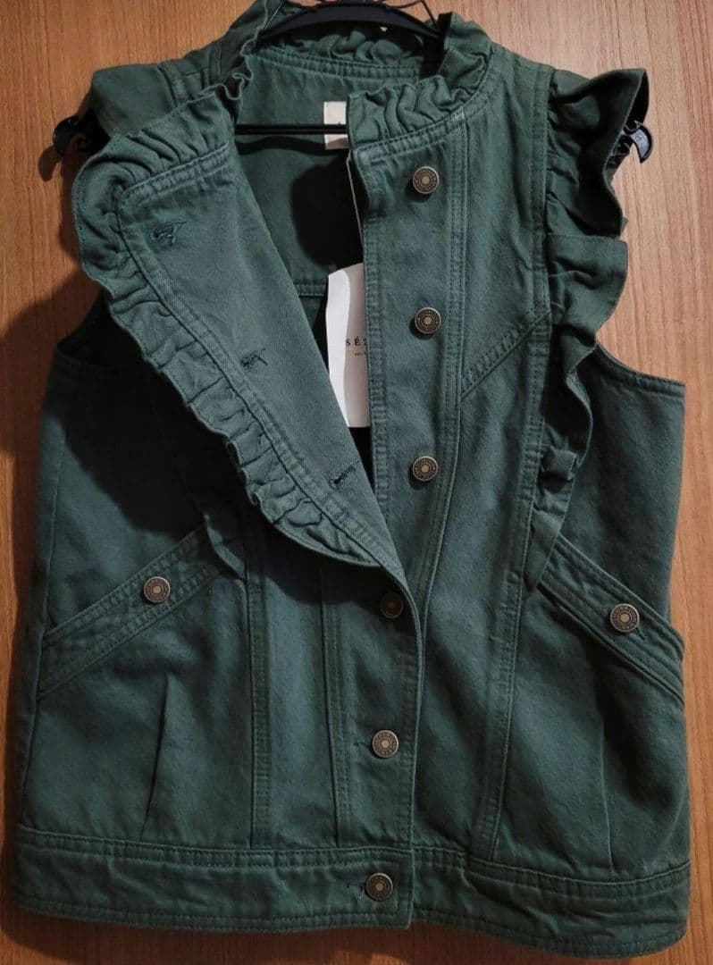 新品 Sézane セザンヌパリ 新品 フリルジレ ベスト ジャケット