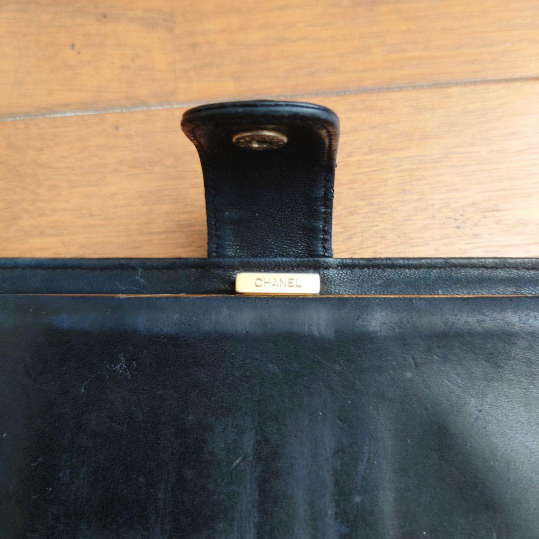 CHANEL ブラックレザー 二つ折り財布 箱付き