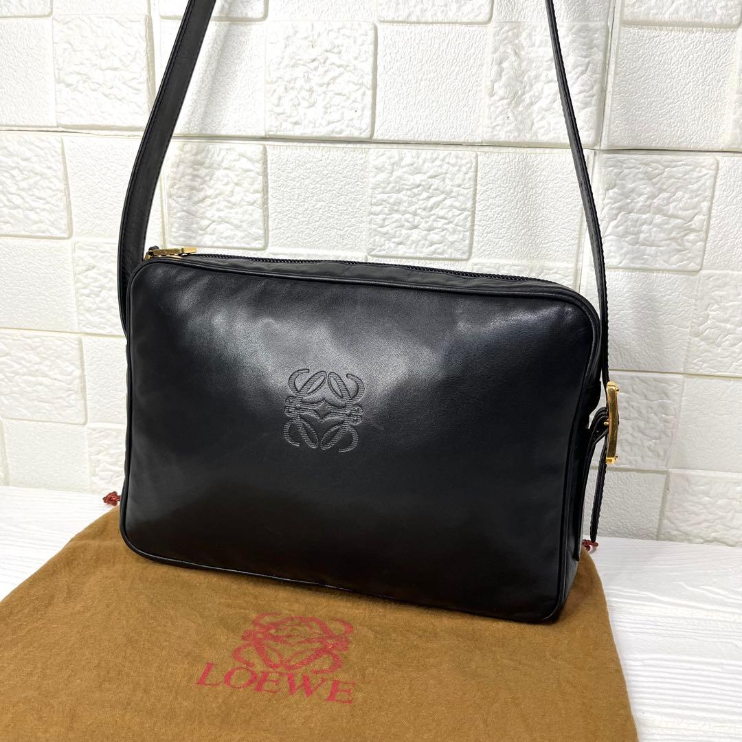 ✨極美品✨☘️LOEWE☘️✨ショルダーバッグ✨アナグラム✨ゴールド金具✨本革✨