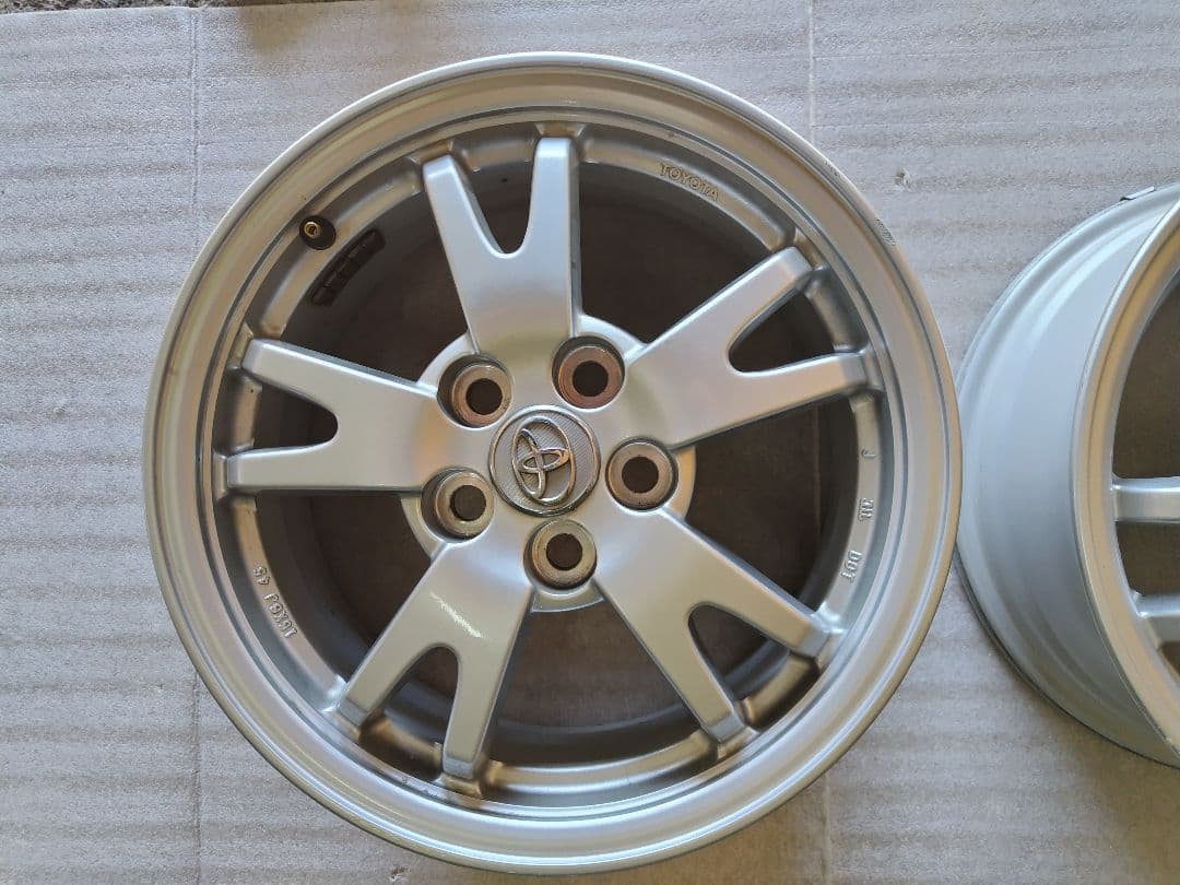送料込！ZVW30 30プリウス純正 15インチアルミホイール ２本セット②
