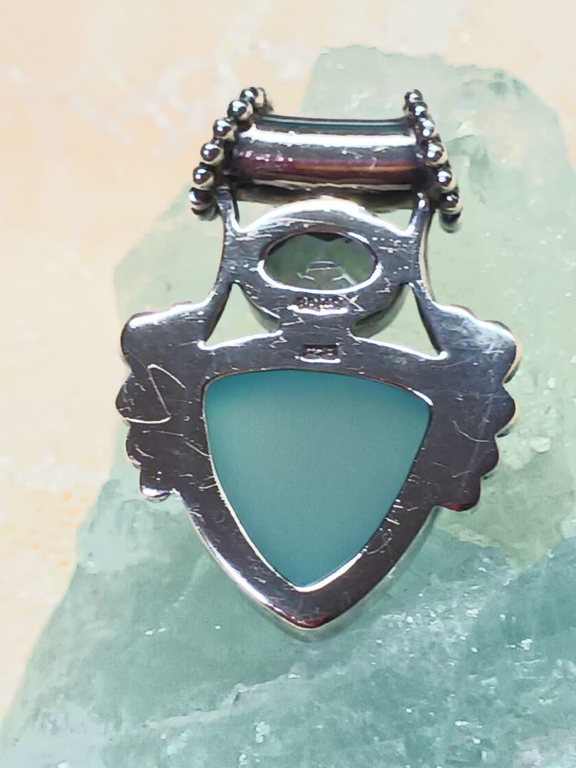 ブルーカルセドニ&ミスティックトパーズペントップ　2026/1/4迄の出品です。