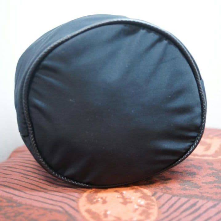 BOTTEGA VENETA ボッテガヴェネタ 巾着 小物入れ ポーチ ブラック