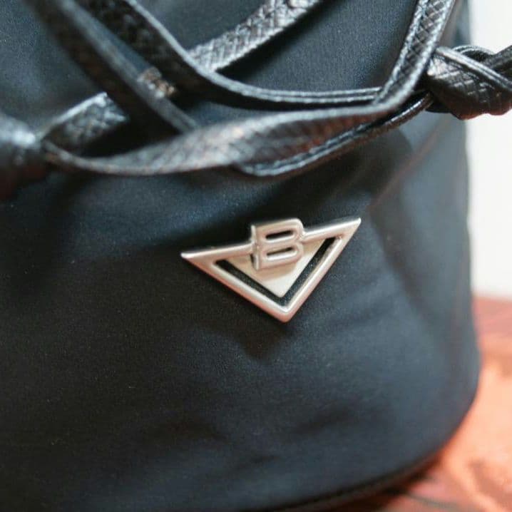 BOTTEGA VENETA ボッテガヴェネタ 巾着 小物入れ ポーチ ブラック