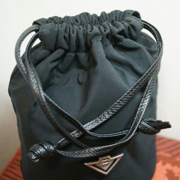 BOTTEGA VENETA ボッテガヴェネタ 巾着 小物入れ ポーチ ブラック