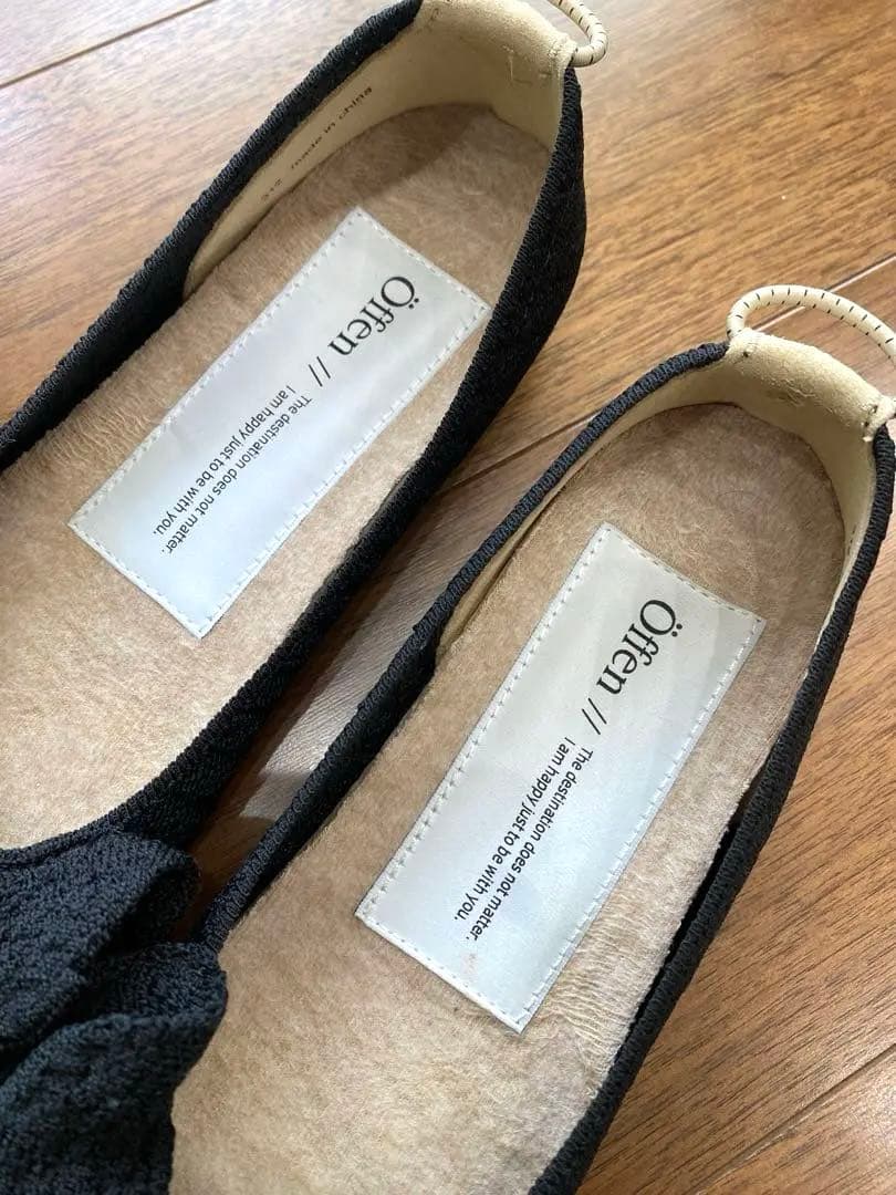 【美品】öffen ブラック フリル ポインテッドトゥ 36