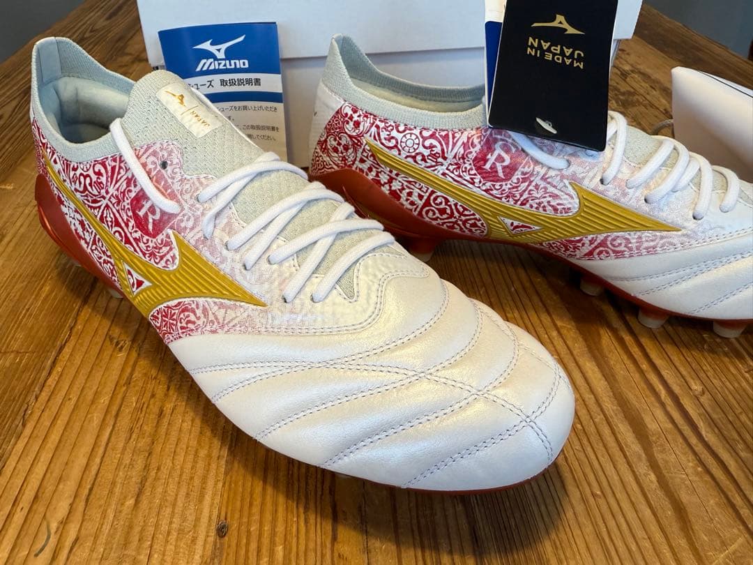 モレリア NEO 4 β SR4 JAPAN ホワイト×チャンピオンゴールド