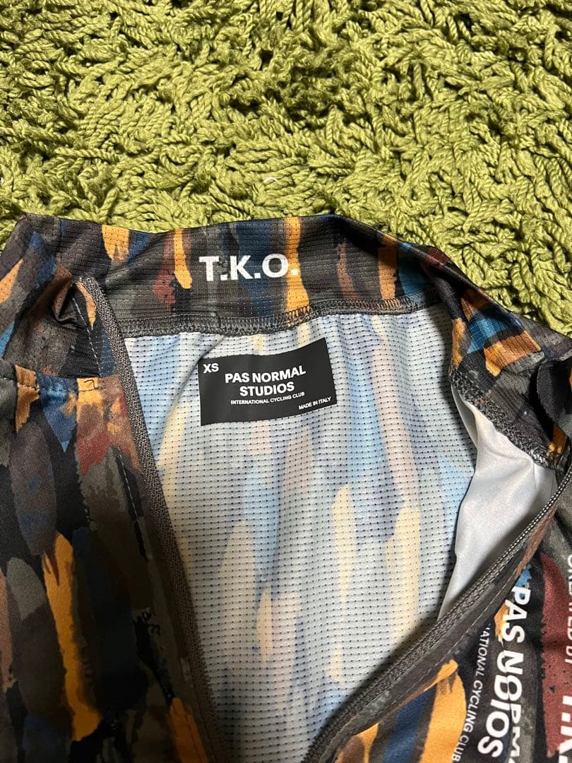 T.K.O. PAS NORMAL STUDIOS サイクリングジャージ