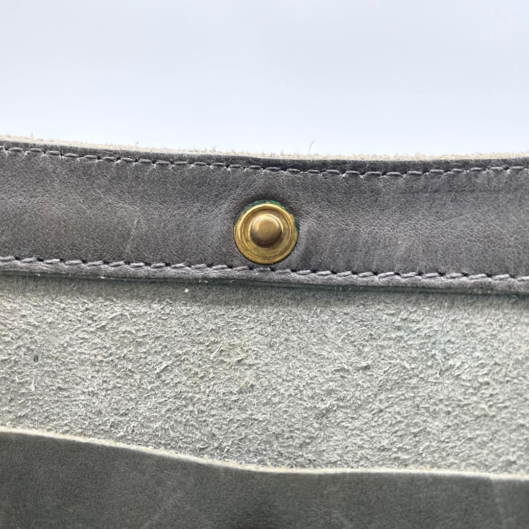 【美品】イルビゾンテ　トートバッグ　ハンドバッグ　カーキ　ロゴ型押し　A4可能