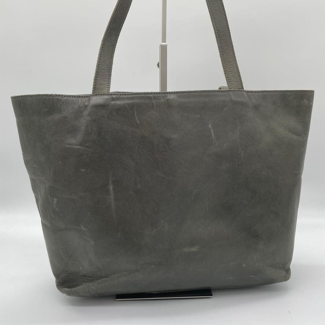 【美品】イルビゾンテ　トートバッグ　ハンドバッグ　カーキ　ロゴ型押し　A4可能