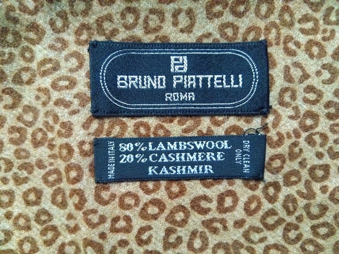 （伊） BRUNO PIATTELLIカシミヤ混リバーシブルメンズストール