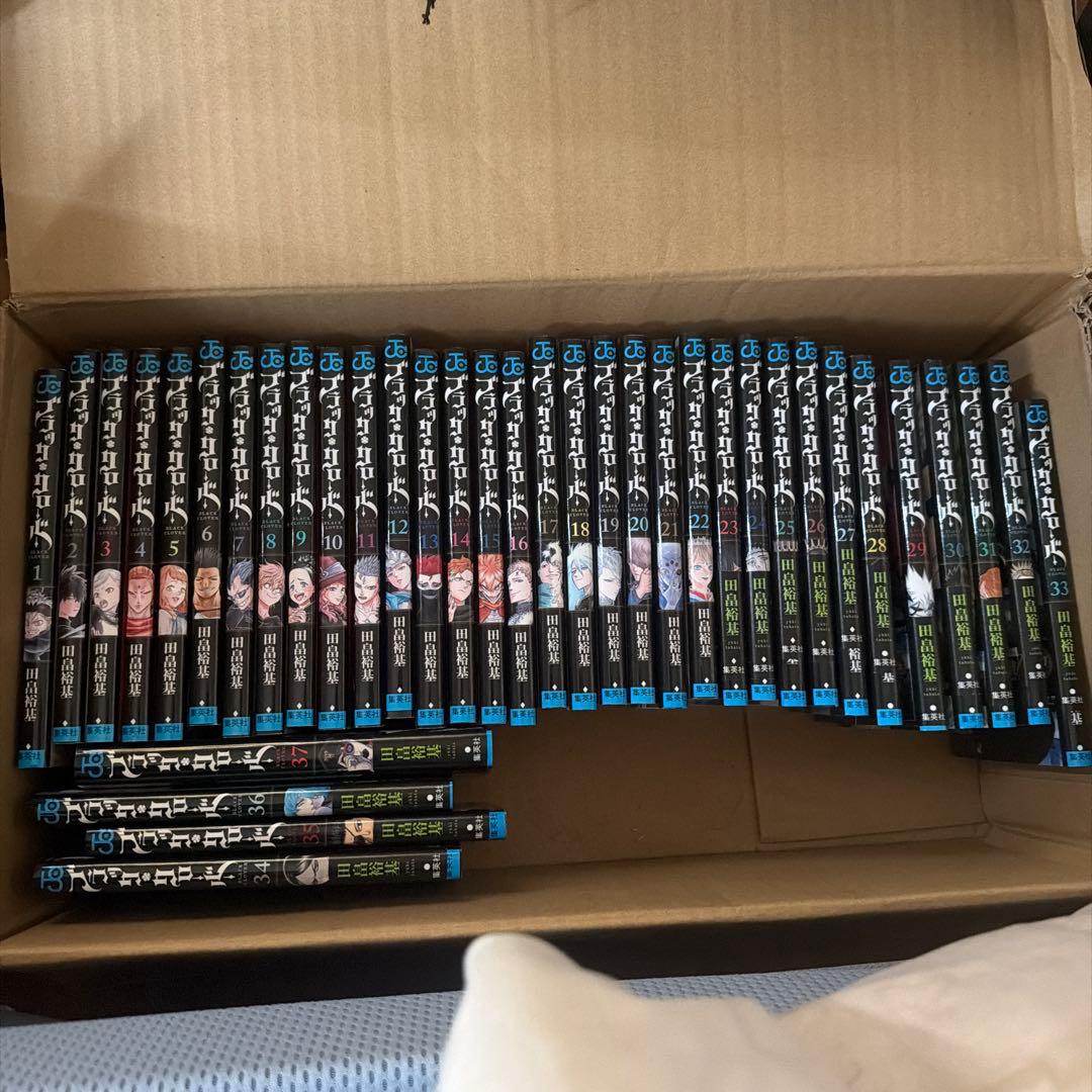 漫画本まとめ売り　出てるところまでは全巻揃ってます