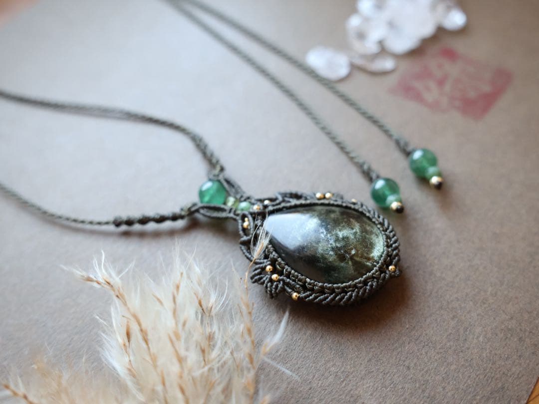 でんちゃん グリーンマイカ　チャロアイト　マクラメ　ネックレス