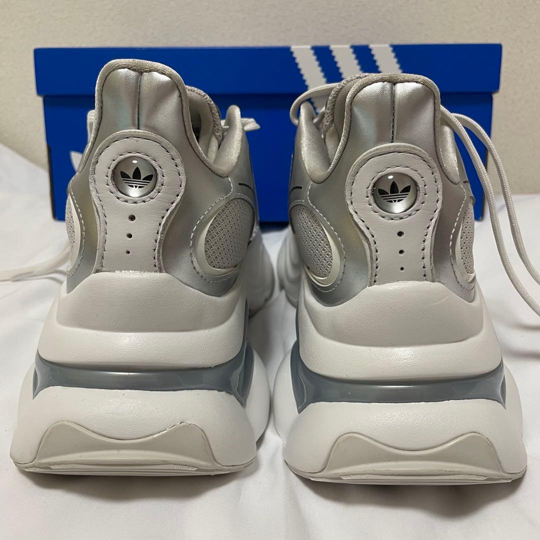 adidas オズヴィーナス OZVENUZ 24.5　シルバー