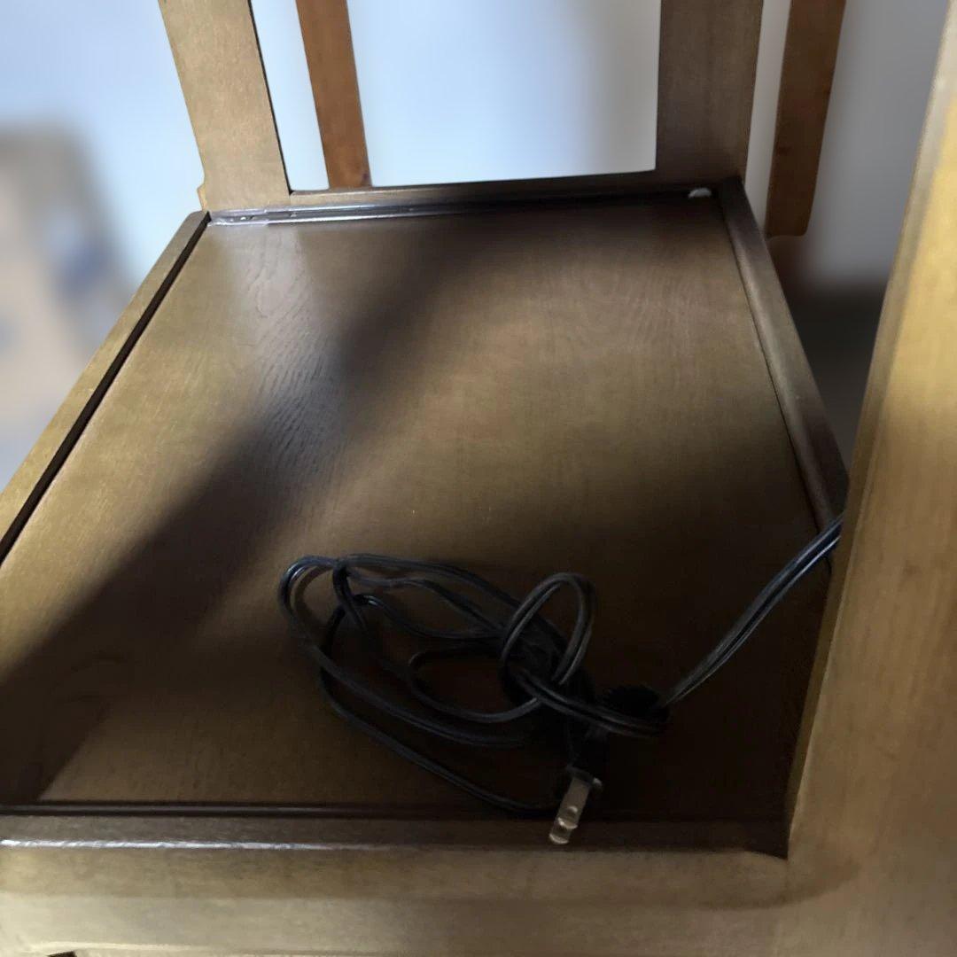 カリモク　　レンジボード・レンジ台　キャスター付き 送料込み　配線付き