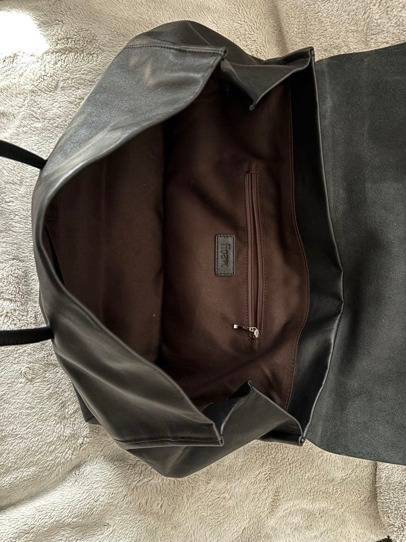 Hoaw. ブラックレザー　フラップボストンバッグ カードケース付き