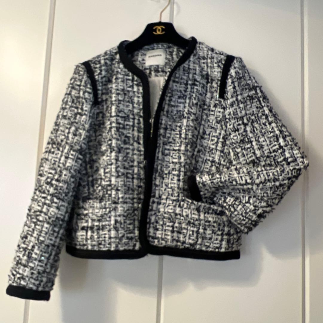 SANDRO ノーカラージャケット 38サイズ ホワイト・ブラック