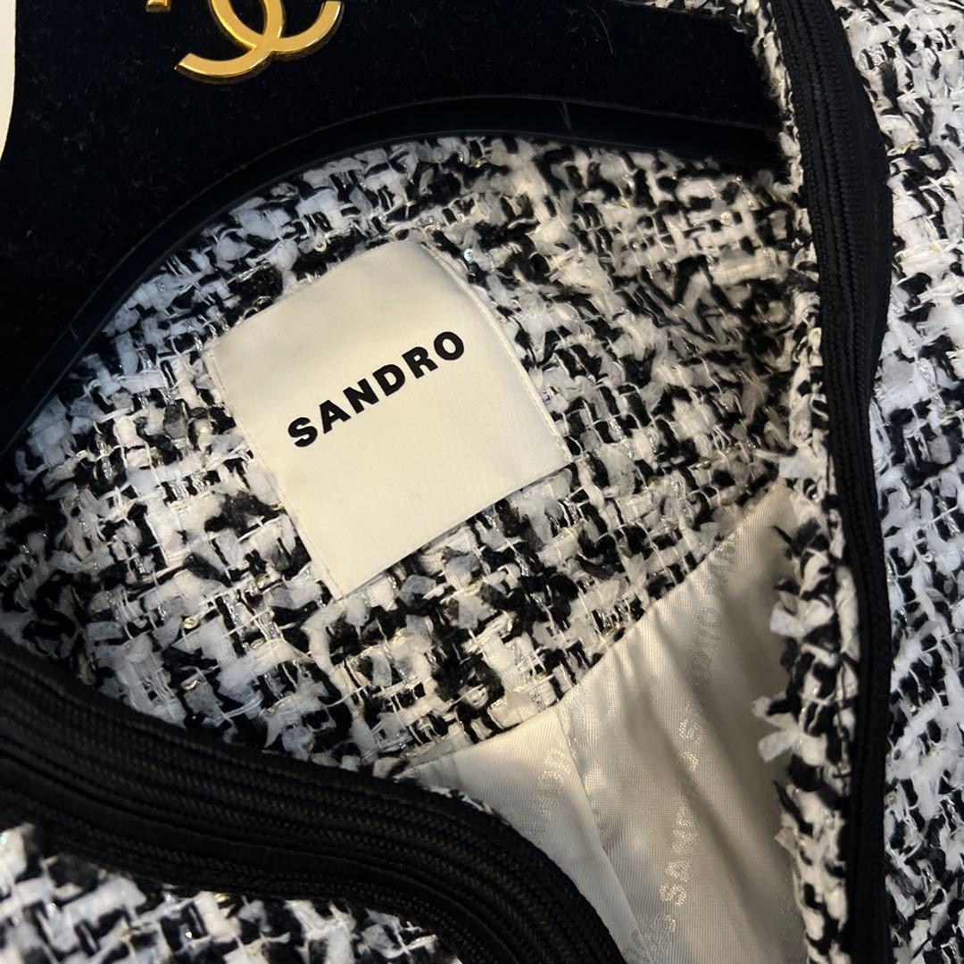 SANDRO ノーカラージャケット 38サイズ ホワイト・ブラック