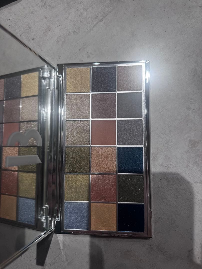 Byredo ミネラルスケープ アイシャドウパレットMINERALSCAPES