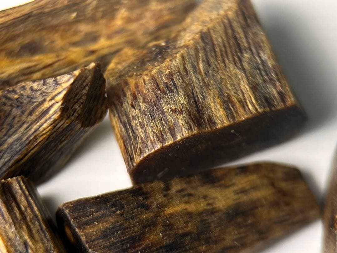 お香 天然沈香 六国五味聞香用 伽羅 香木 1-S-10.337