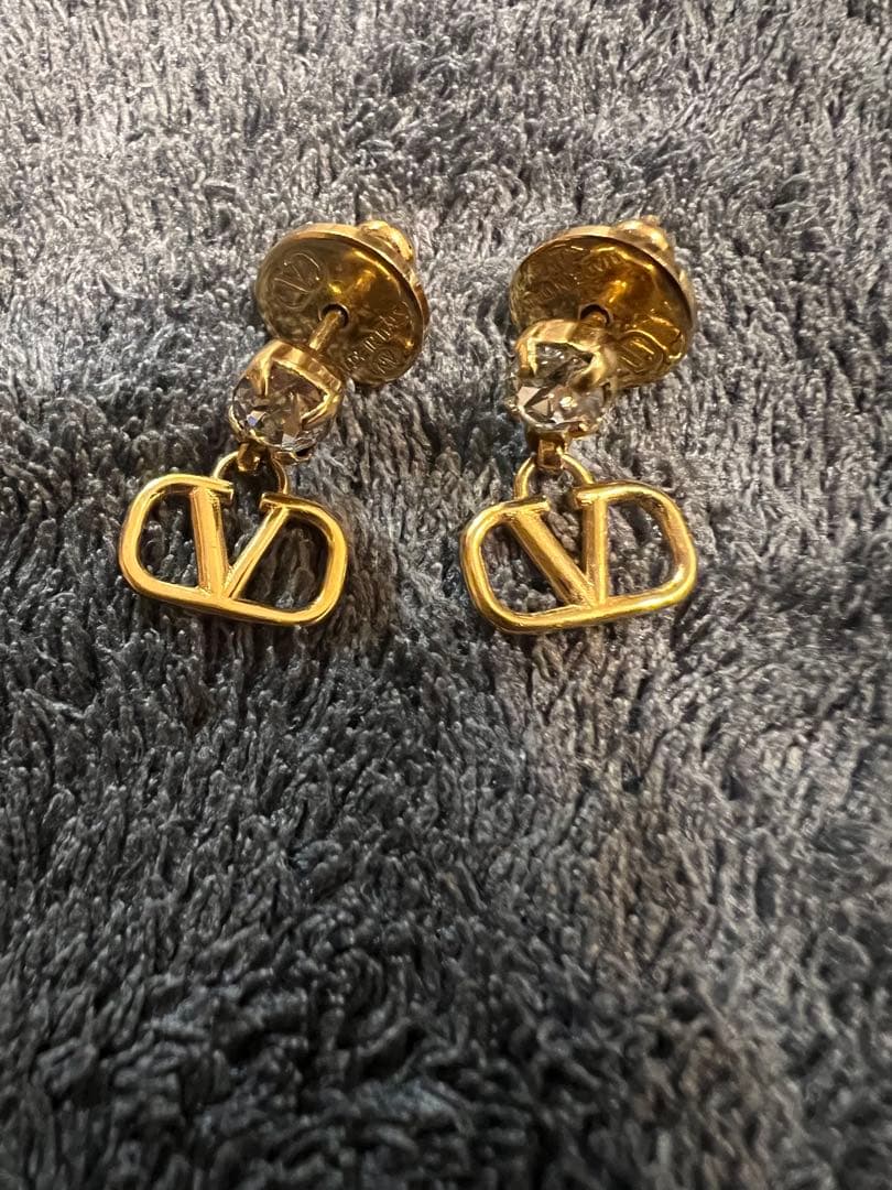 Valentino Garavani ゴールドピアス