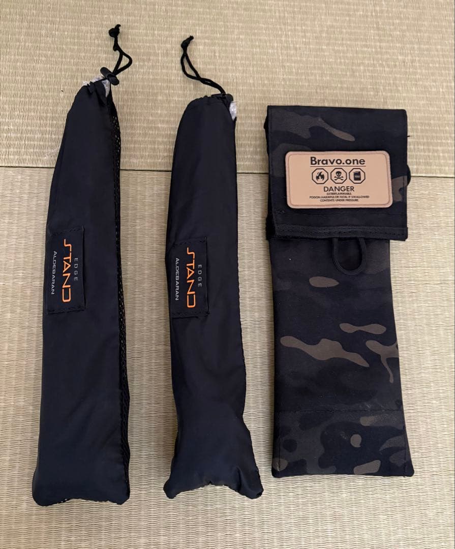 エッジスタンド×2個　BRUNTケース、スタンドプレート付