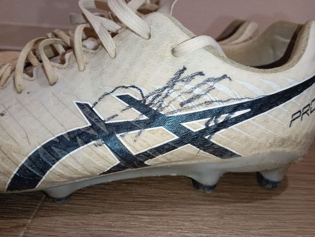 尾崎優成選手直筆サイン入りスパイク本人実使用後に譲り受けたもの 早い者勝ち