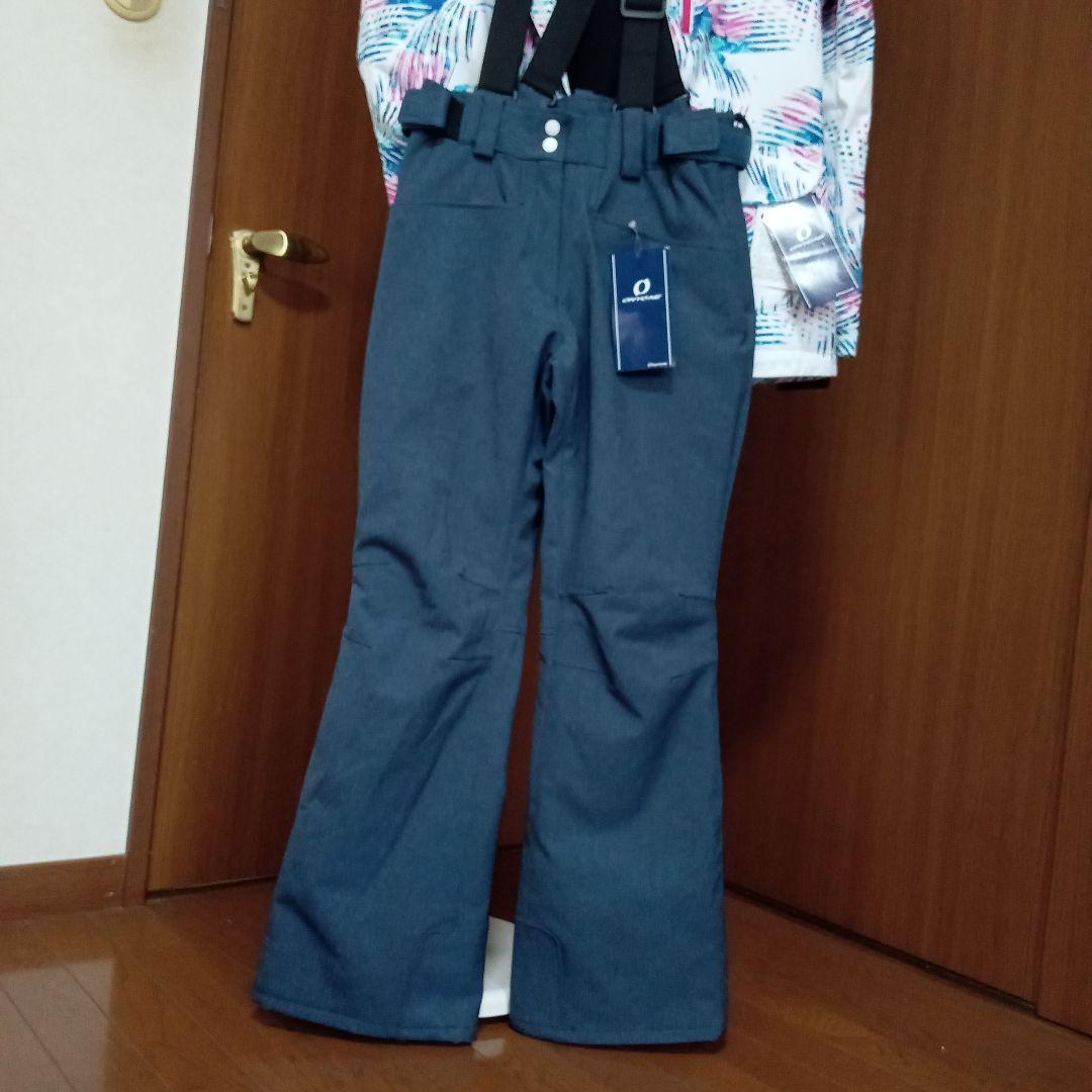 人気のONYONE　新品未使用タグ付き　スキーウェア上下（女性用）