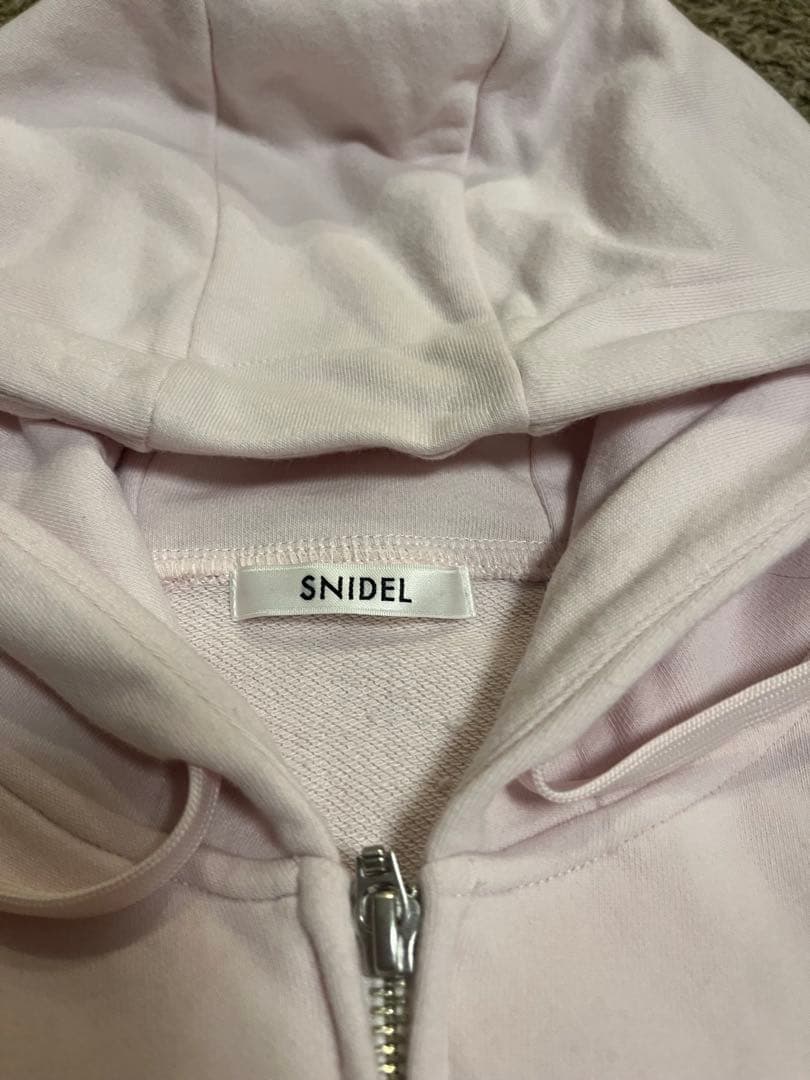 お値下げしました！SNIDEL UVカットフーディパーカー セットアップ　上下