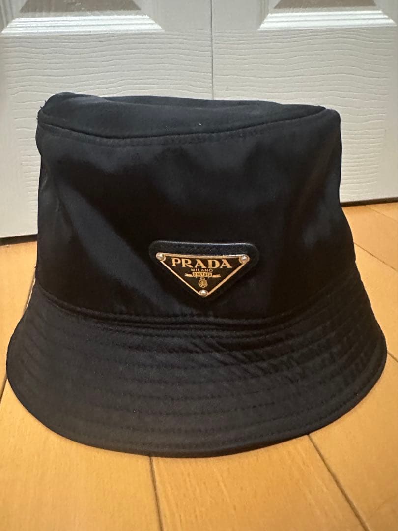PRADA バケハ 黒