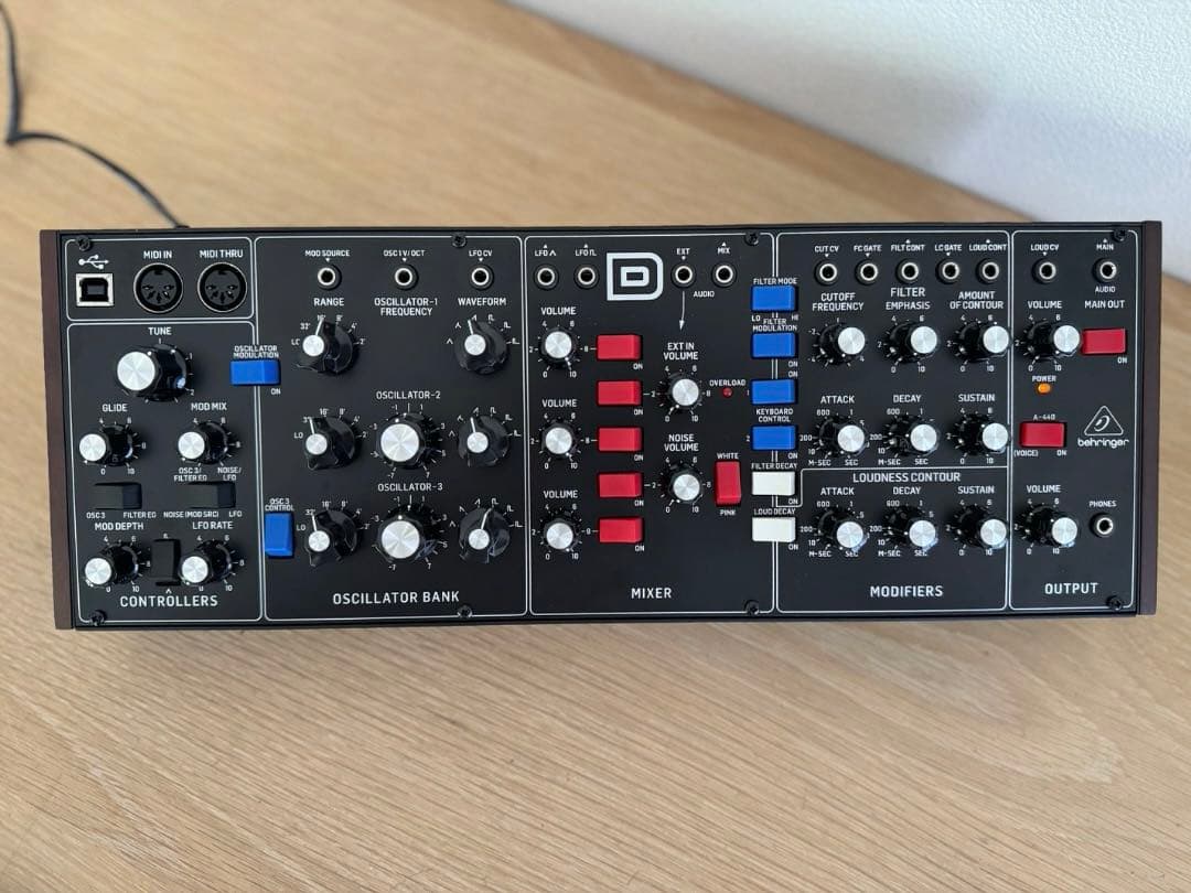 美品　Model D Behringer アナログ シンセサイザー