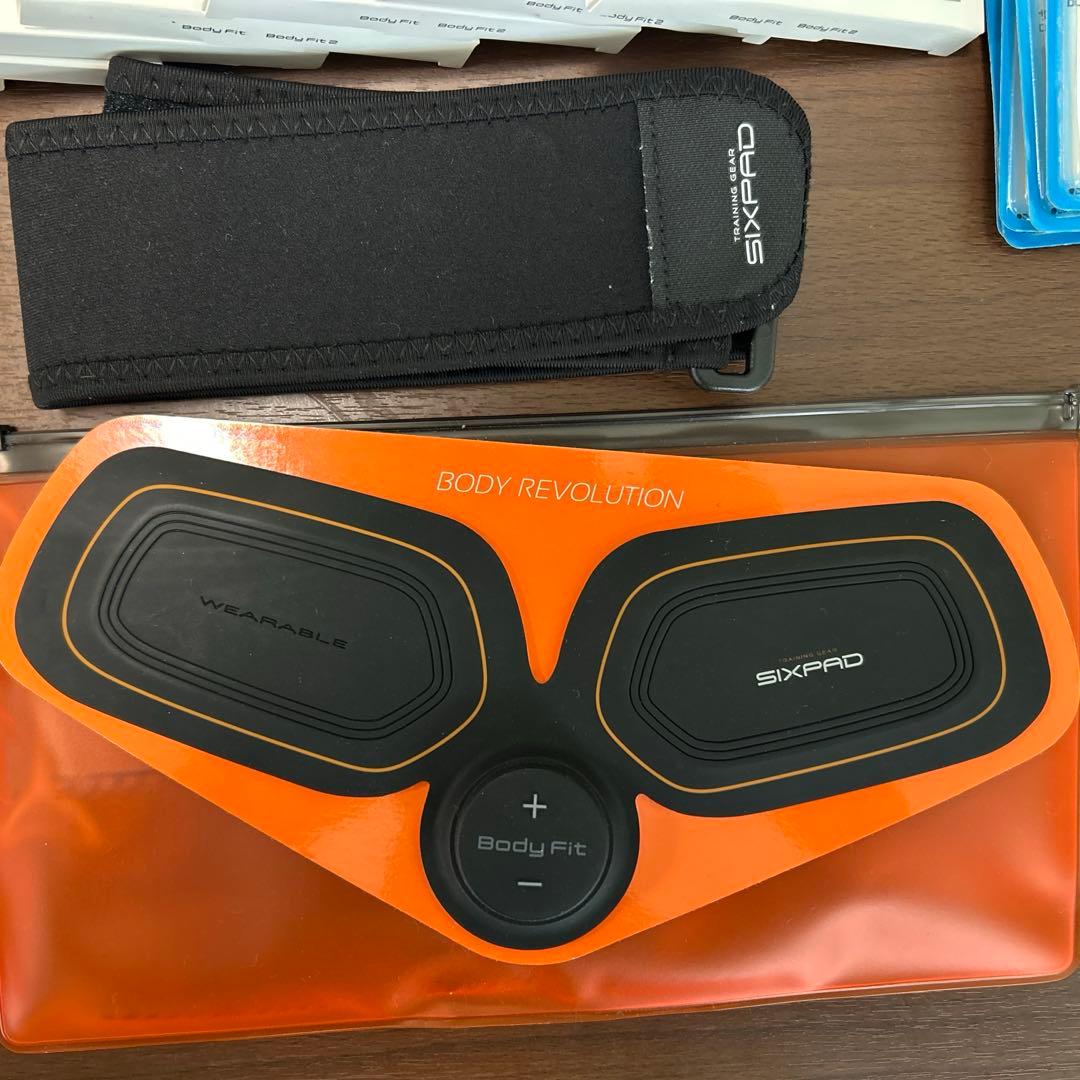 SIXPAD BODY REVOLUTION２セット(ジェルシート26枚付き)