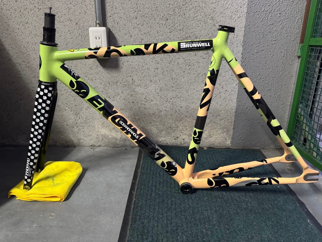 ENGINE11 ピストフレーム　BBセット、ステムセット11月中は7万にします