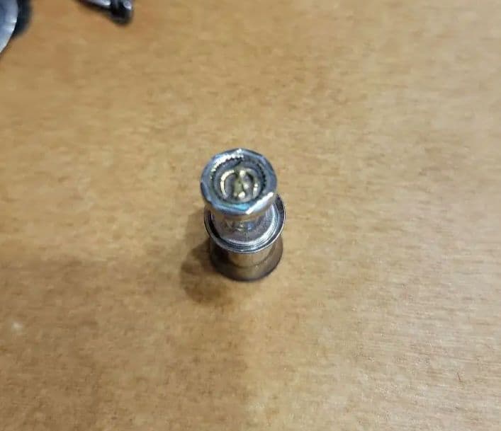 ケンキクチ イーグルピアス