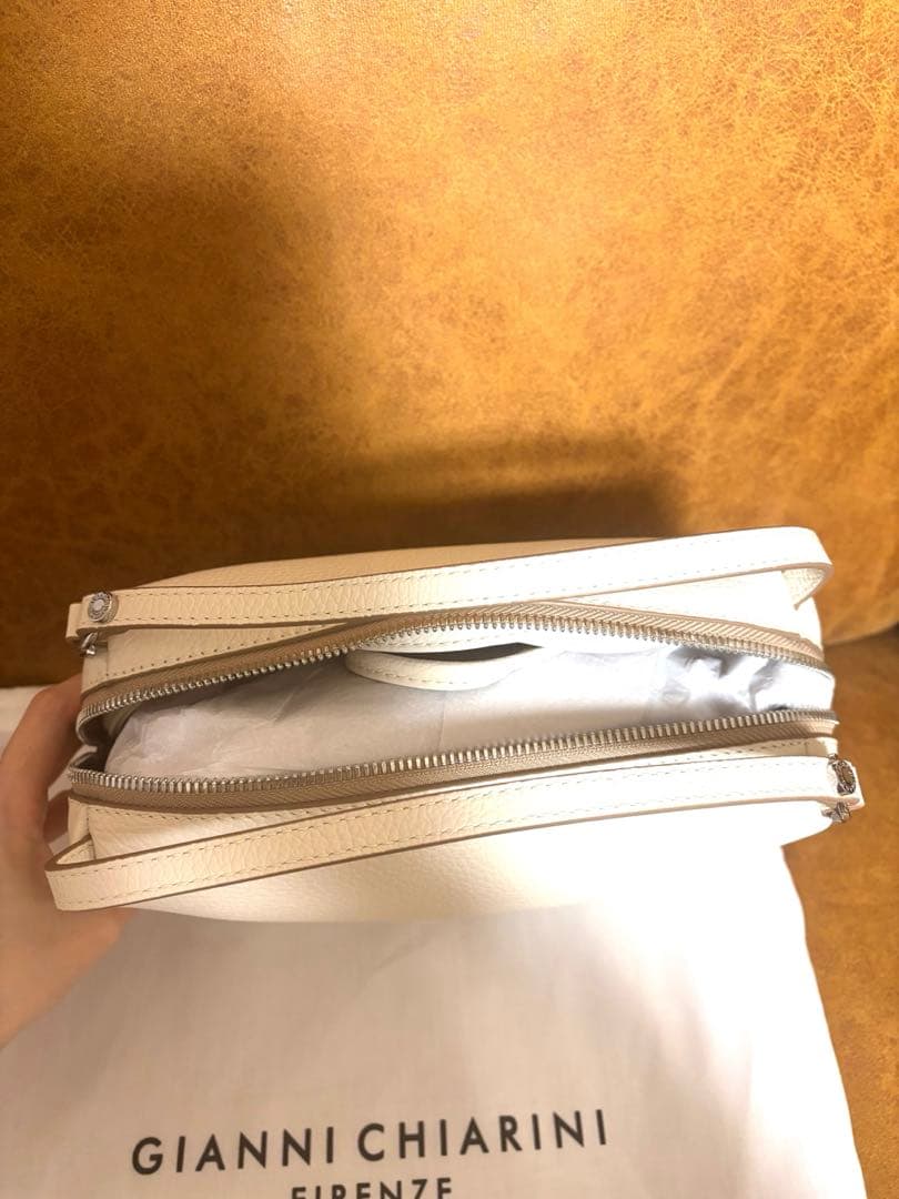 M*様 【値下げ　新品未使用】ジャンニキアリーニ　アリファ　M　MARBLE